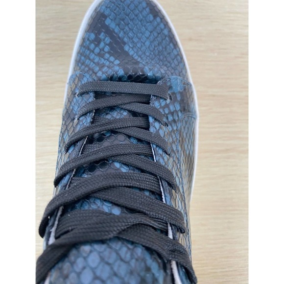 Kenneth Cole Blue Python Snakeskin Sneakers Shoes size 8.5 NWT Animal Print Shoe - Picture 8 of 13